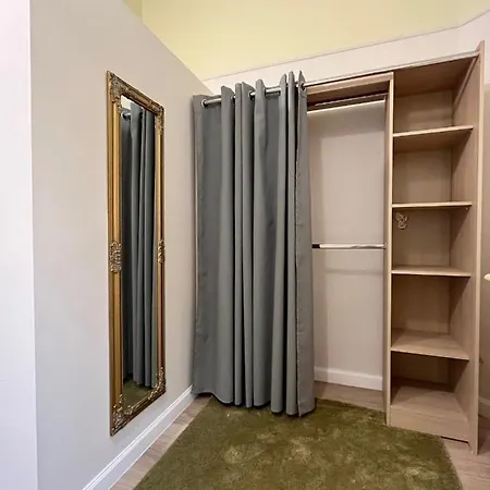 Barty Downtown 1 Apartman *